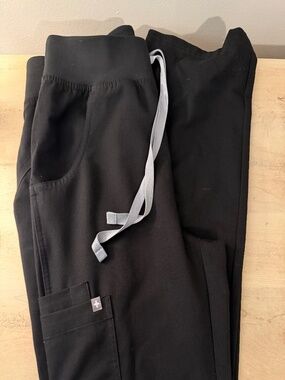 Size Small Regular Figs Scrub Pants